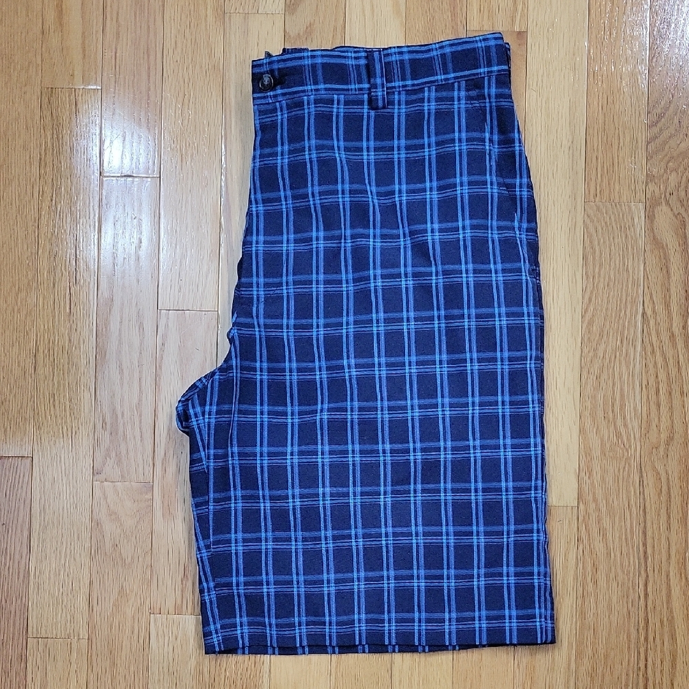 IZOD Golf Blue Plaid Men's Shorts